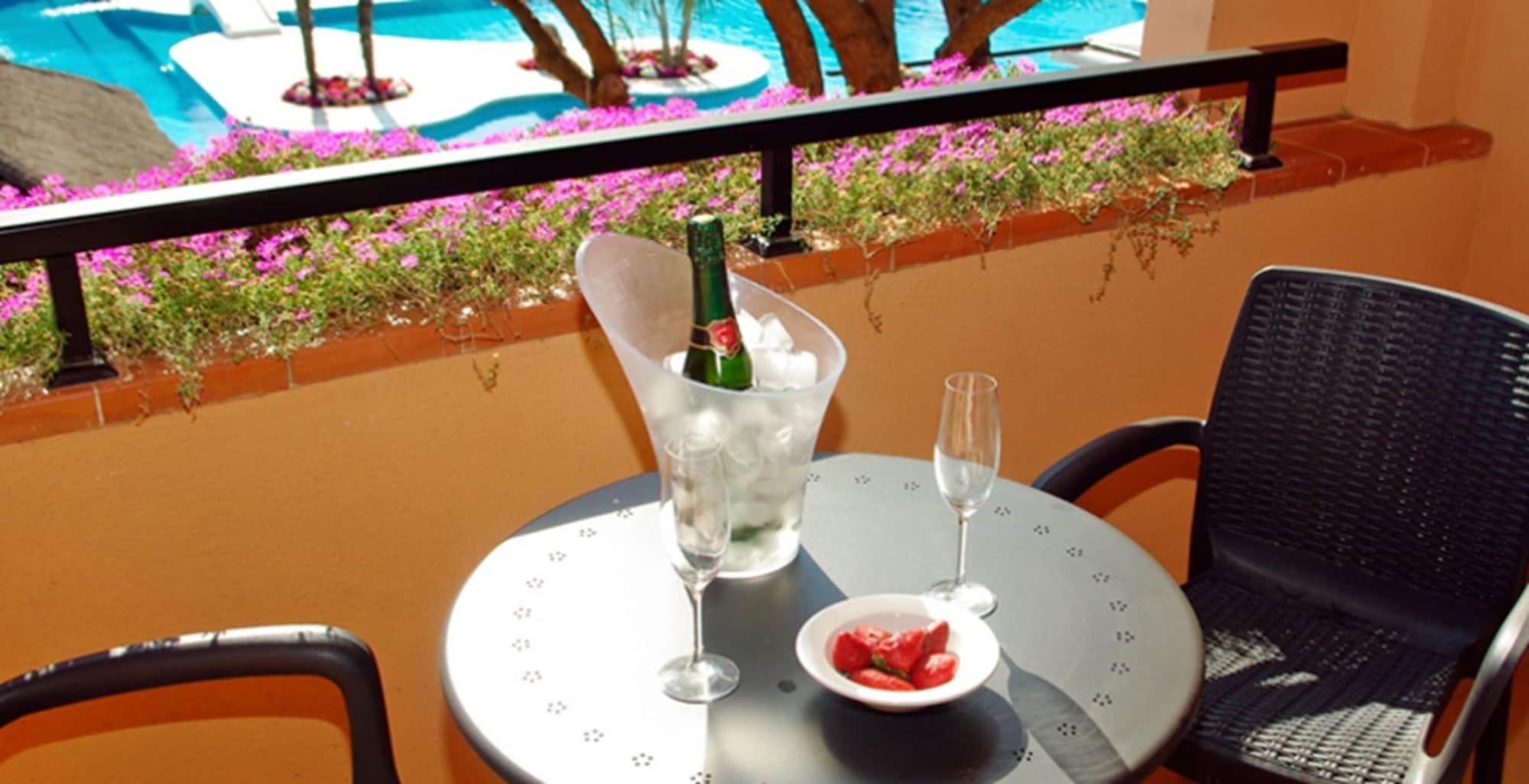 La Costa Hotel Golf & Beach Resort Палс Екстериор снимка